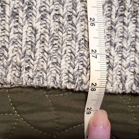 Banana Republic Heavy Sweater - Picture 5 of 5